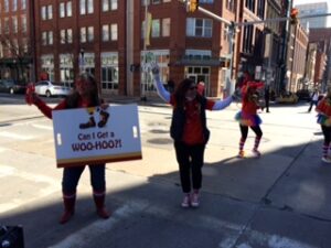 more red shoe signs